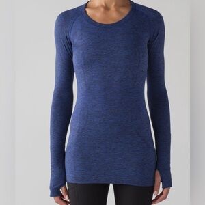Lululemon Swiftly Tech Long Sleeve Crew in Blazer Blue/Black size 2